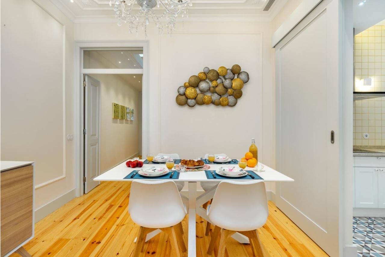Whome Luxury Stay In Prime Location W/ Ac, Lift & Private Patio Lisboa Eksteriør billede